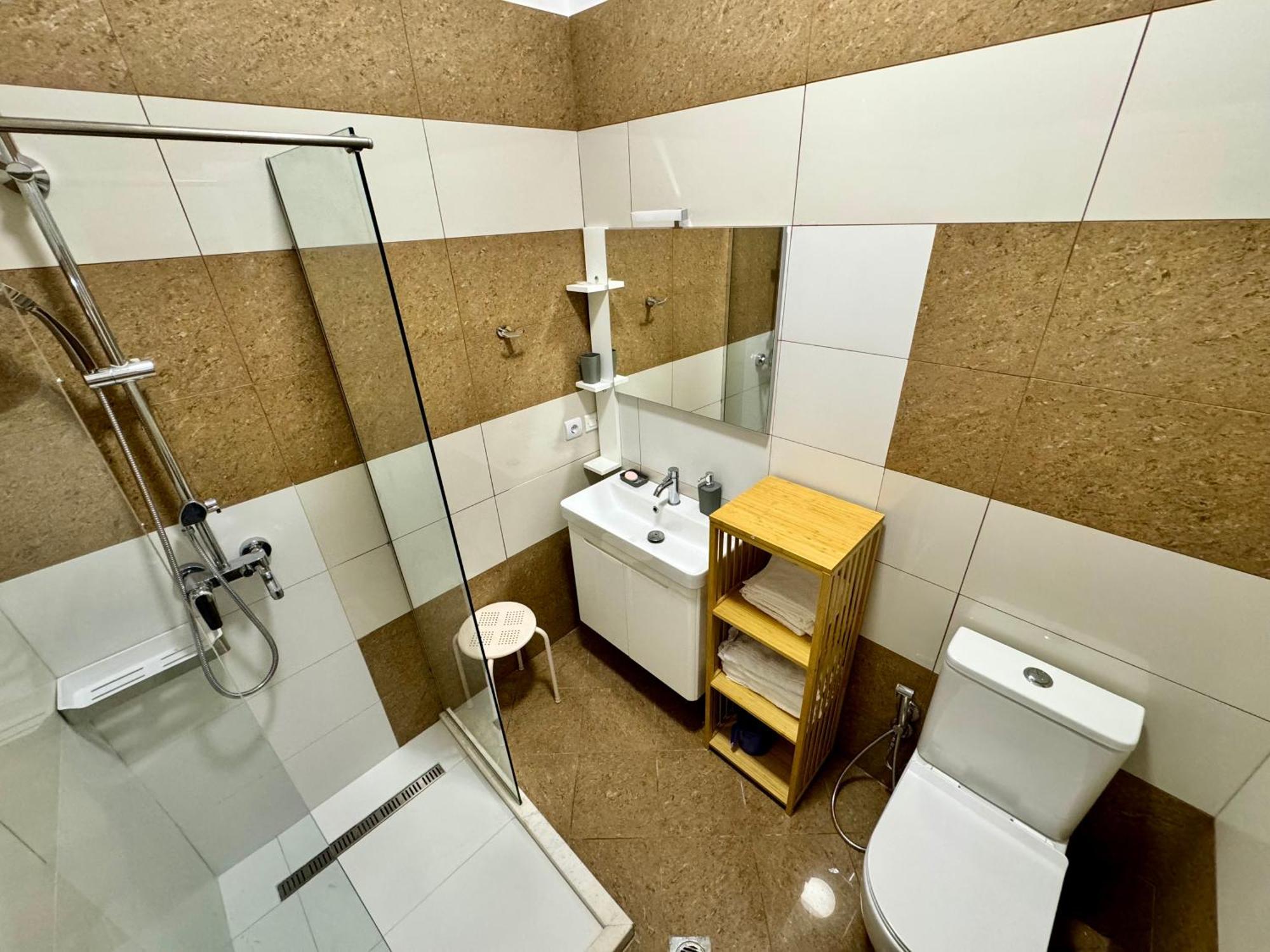 Turquoise Superior 6 Persons Apartment Sarande