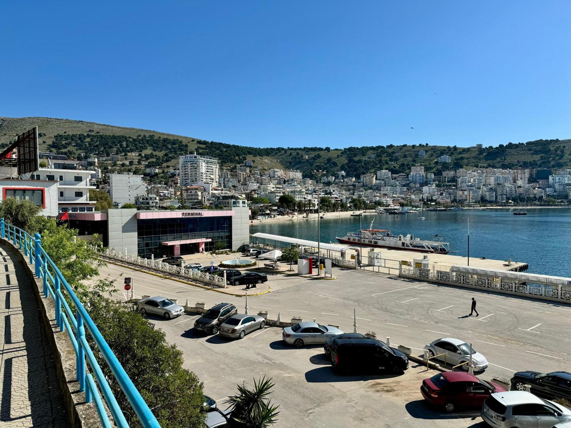 Turquoise Superior 6 Persons * Sarande
